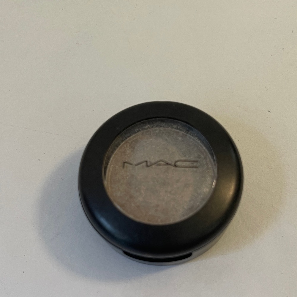 MAC COSMETICS EYESHADOW NWOT